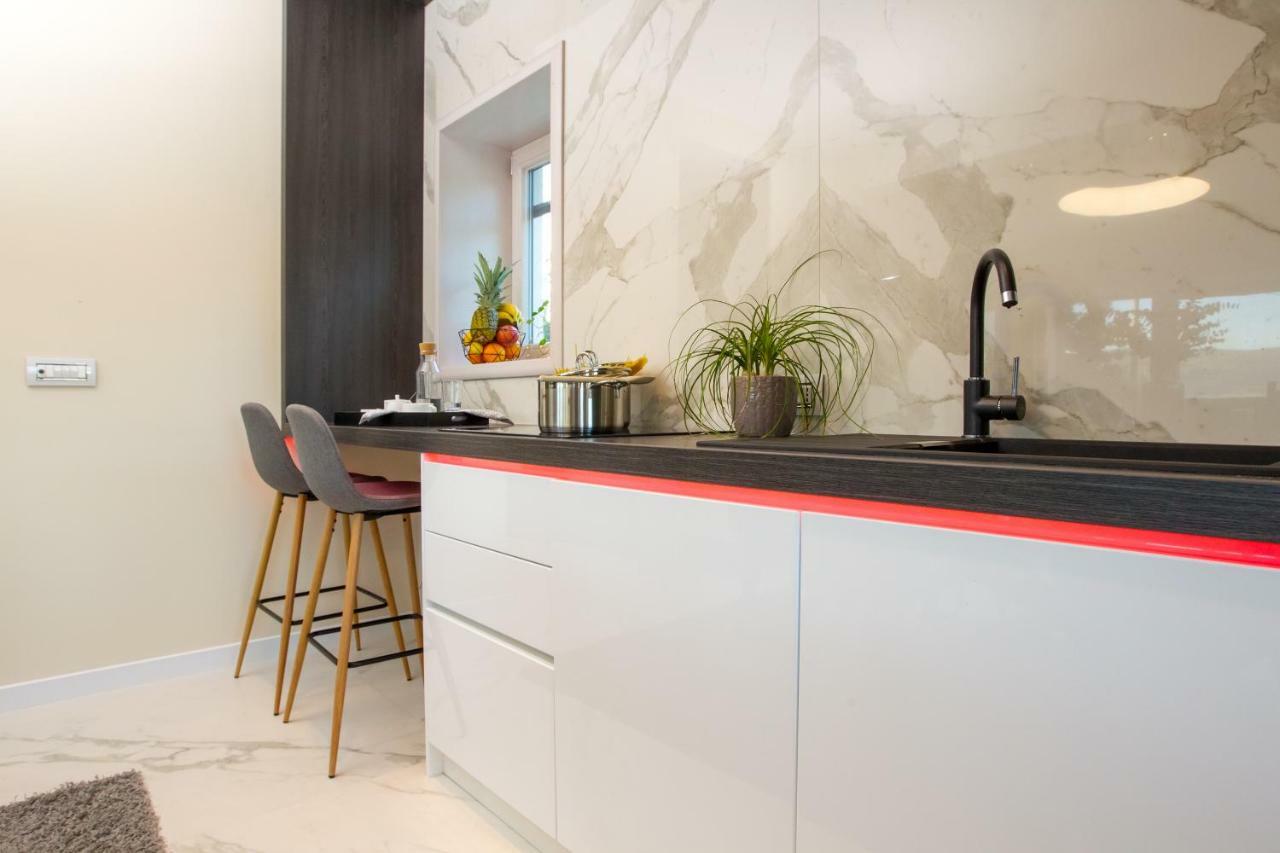 Apartmani Paklenica Noa Starigrad Paklenica Eksteriør billede